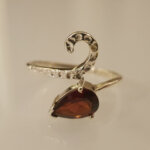 Garnet Hook
