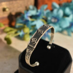 Om Bangle