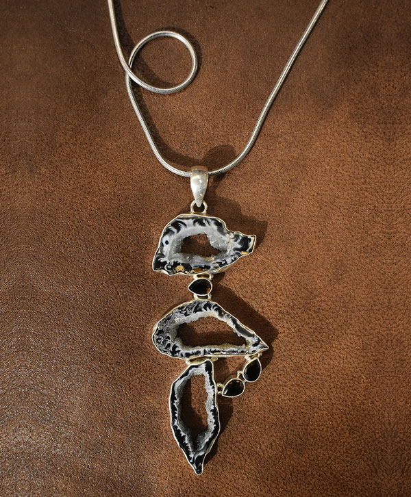Raw Beauty Charm