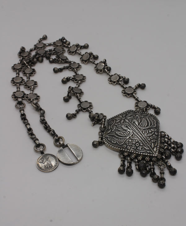 Viraasat Necklace