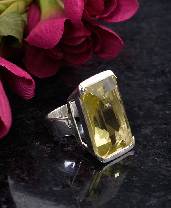 Royale Lotus Ring