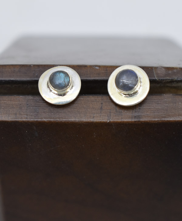 Labra Studs