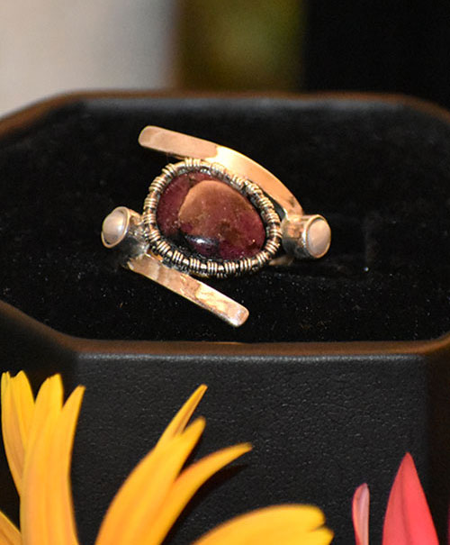RS JEWELLERS Red 5.24 Ratti Natural Certified Ruby Manik Gemstone  Panchdhatu Ring for Men & Women : Amazon.in: Fashion