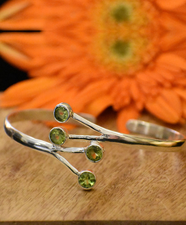 Peridot Bangle - Platear