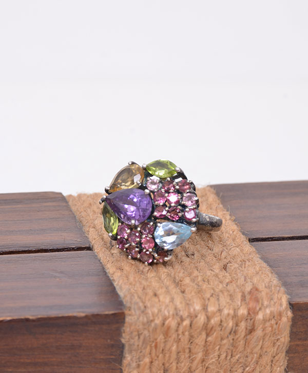 Lusture Multistone Ring