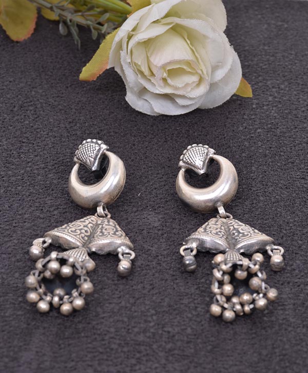 Crescent moon studs – HETAL VICKY SHAH