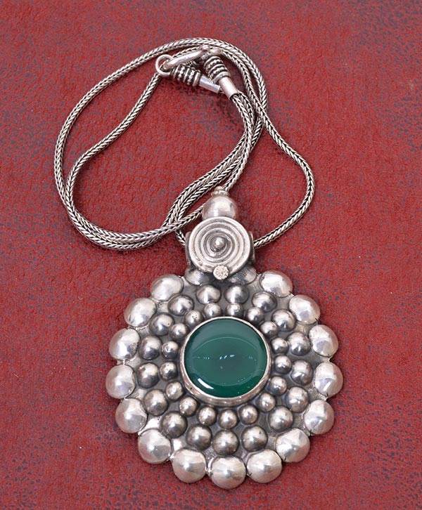 Green Stone Round Necklace - Platear