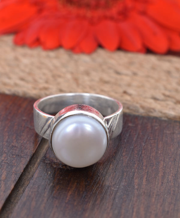 Gold Pearl Crescent Moon Ring – Jewels of the Kimberley